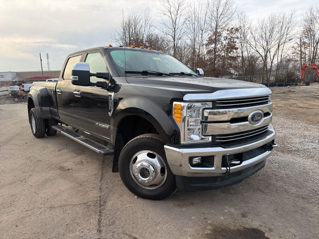 2017 Ford F-350 Super Duty Lariat Crew Cab LB DRW 4WD