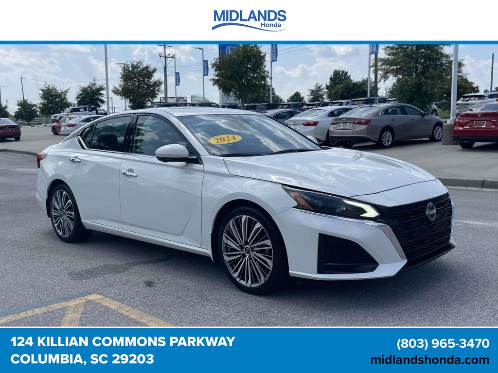 Pearl White Tricoat 2024 Nissan Altima Sedan Front-Wheel Drive Continuously Variable Transmission