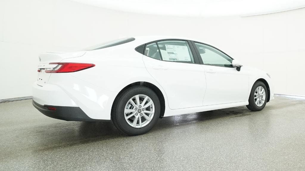 2025 Toyota Camry LE 27