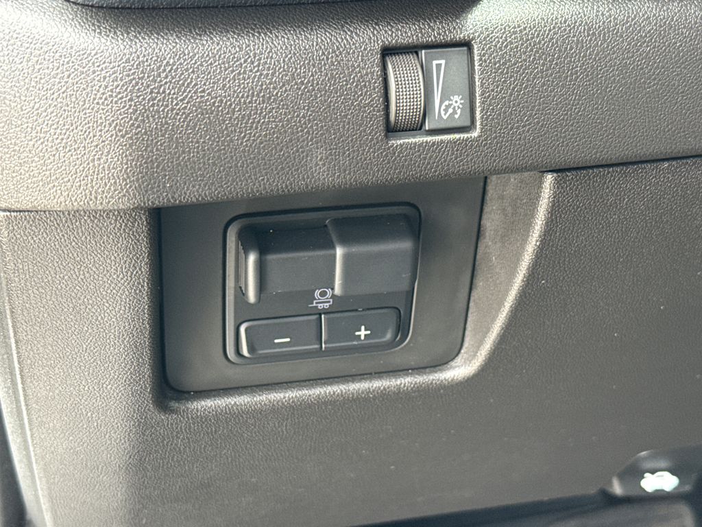 2023 Summit White GMC Canyon Elevation RWD Truck