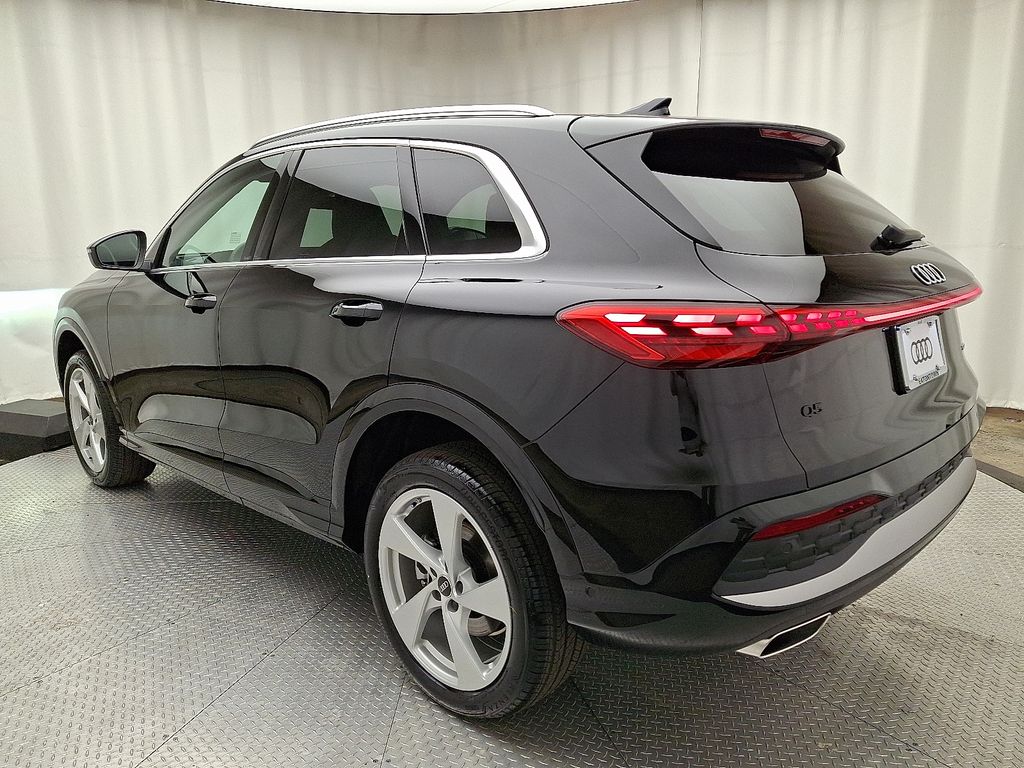 Thumbnail: 2025 Audi Q5 - 4