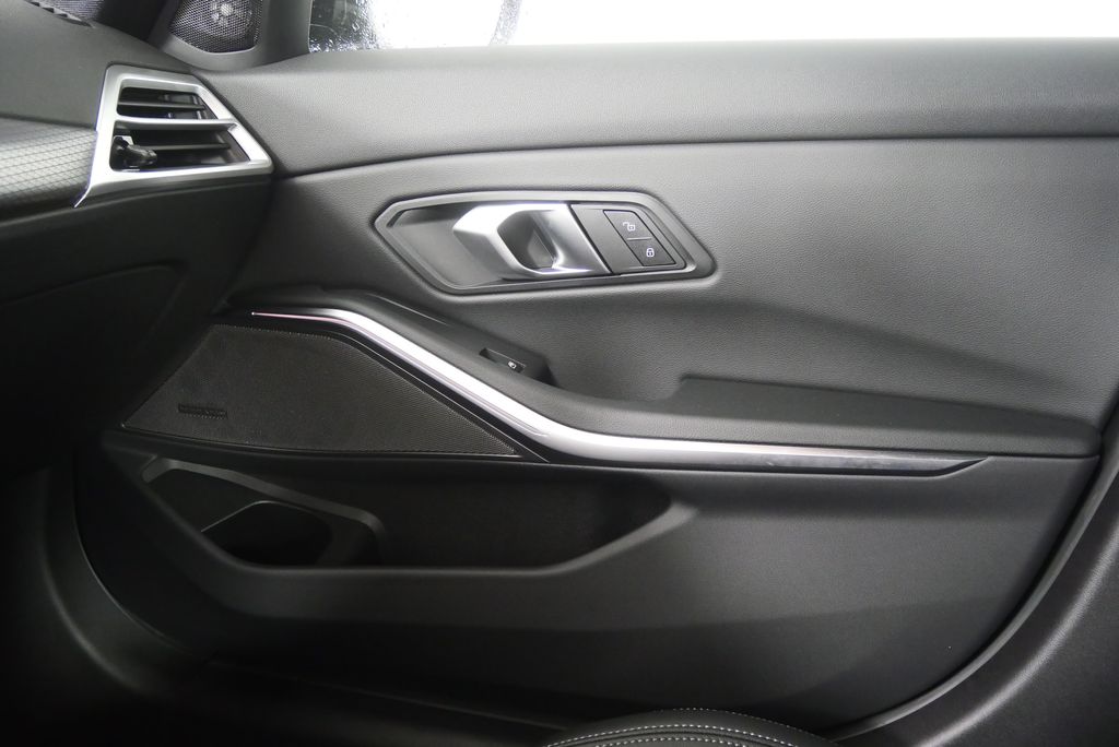 Thumbnail: 2026 BMW 3 Series - 23