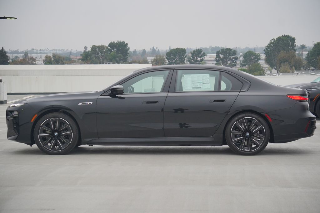 Thumbnail: 2026 BMW i7 - 4