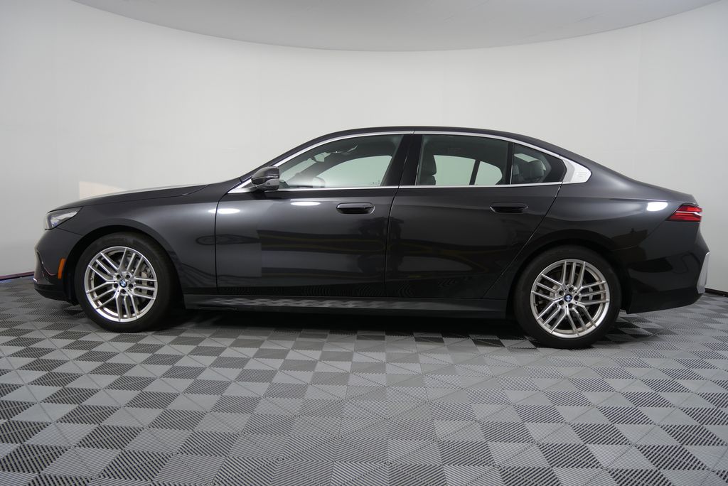 2024 BMW 5 Series 530i 6