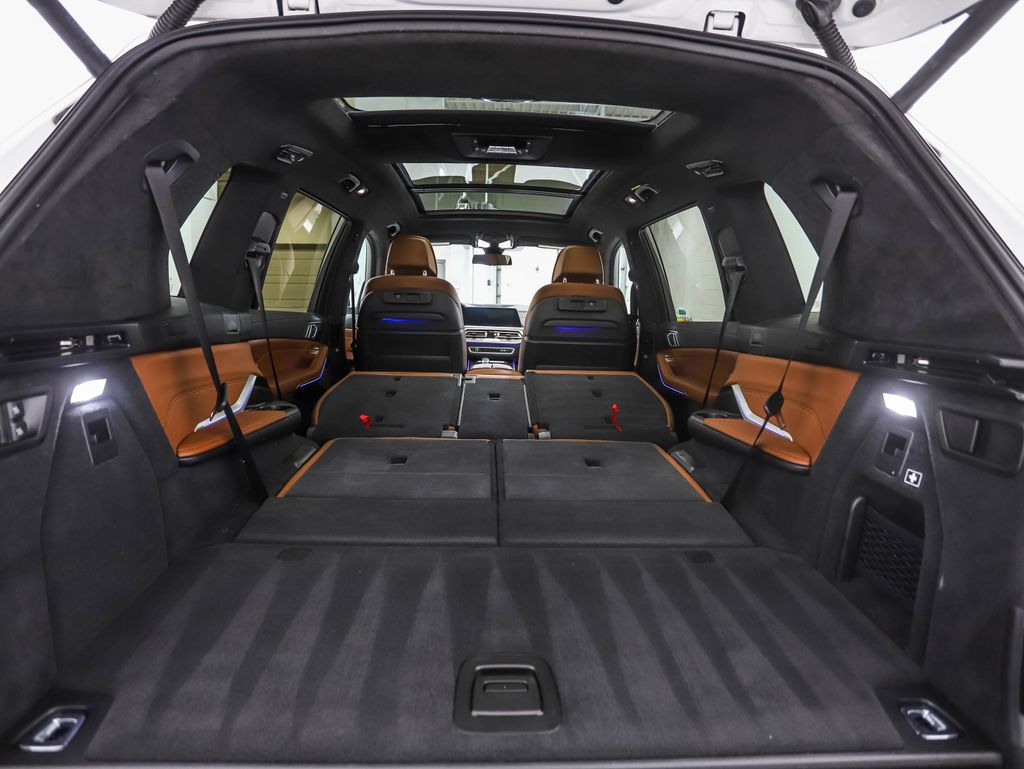 Thumbnail: 2022 BMW X7 - 30