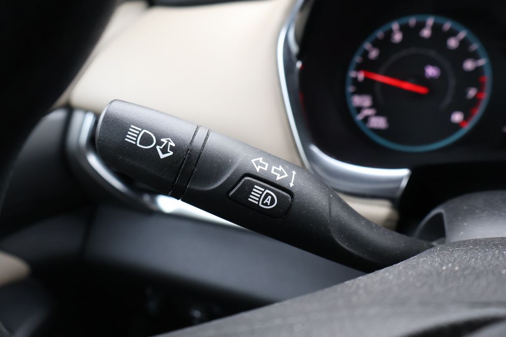 Thumbnail: 2023 Chevrolet Traverse - 21