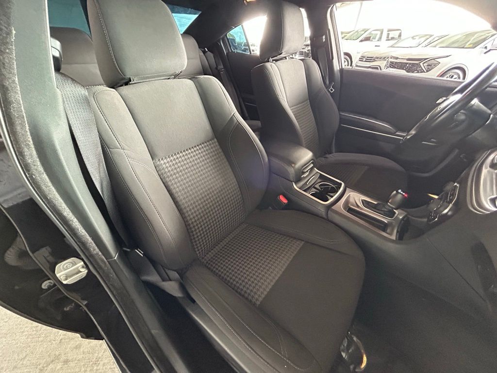 Used 2023 Pitch Black Clearcoat Dodge SXT image 27