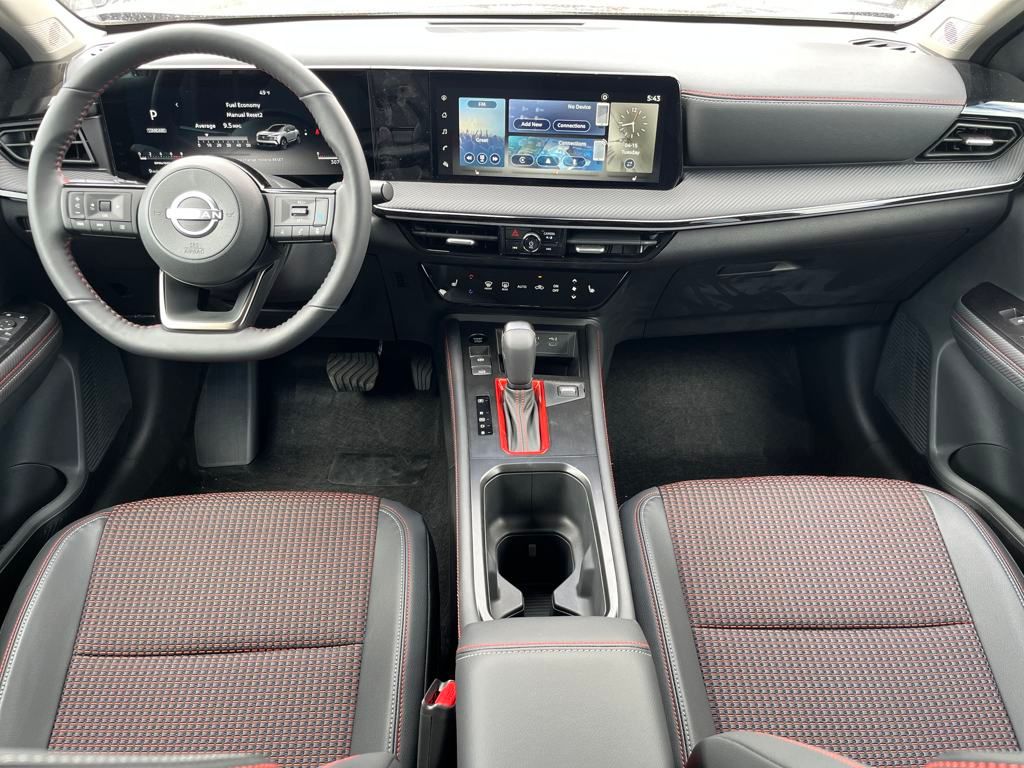 2025 Nissan Kicks SR photo