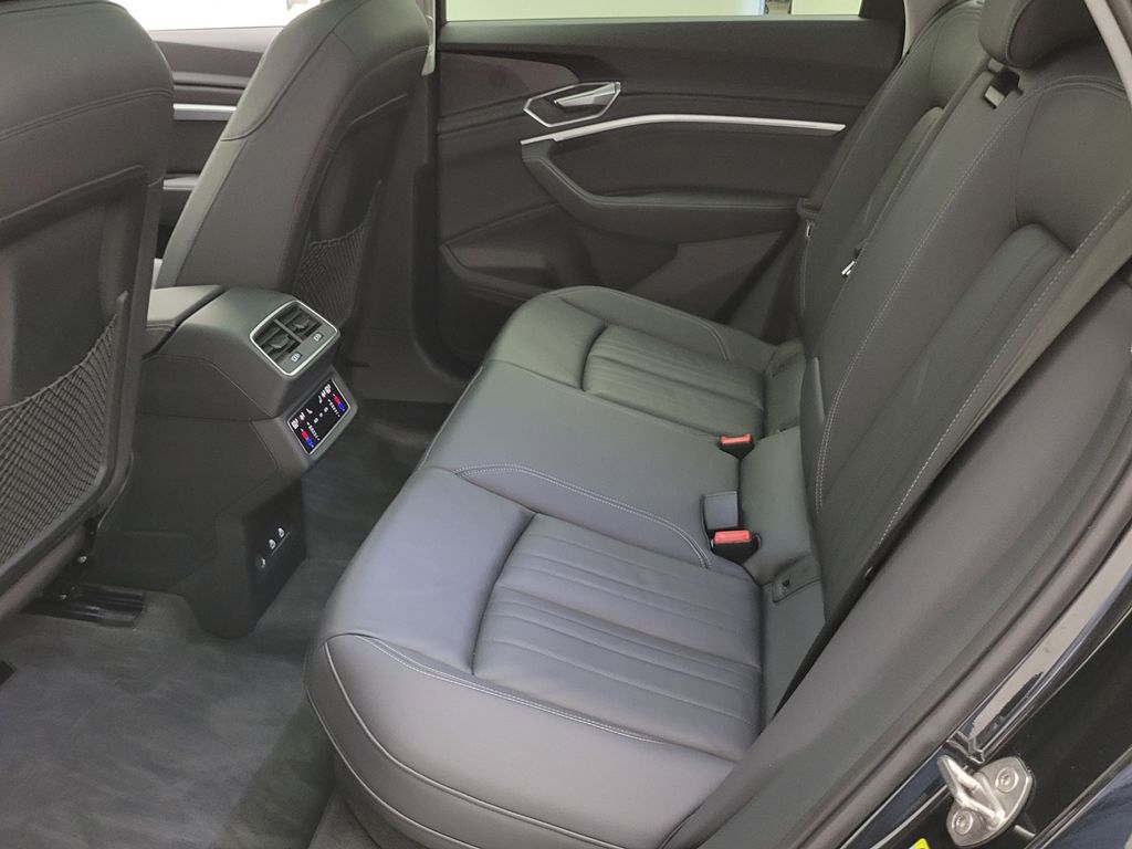 Thumbnail: 2023 Audi e-tron - 23