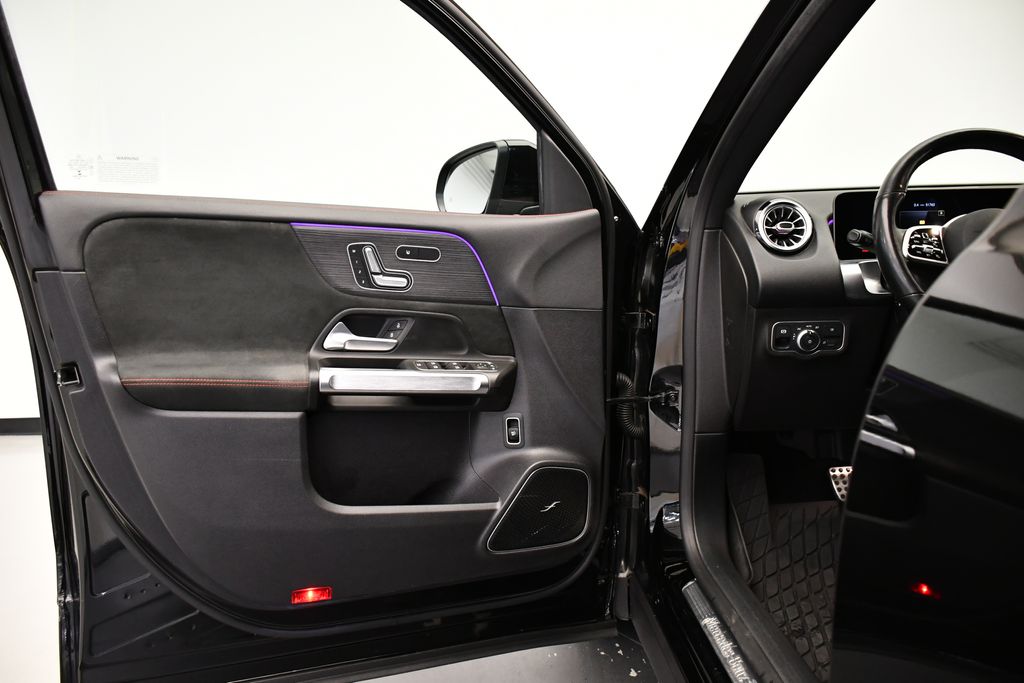 Thumbnail: 2021 Mercedes-Benz GLB - 31