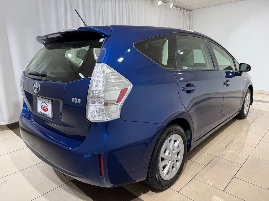 Thumbnail: 2012 Toyota Prius v - 5