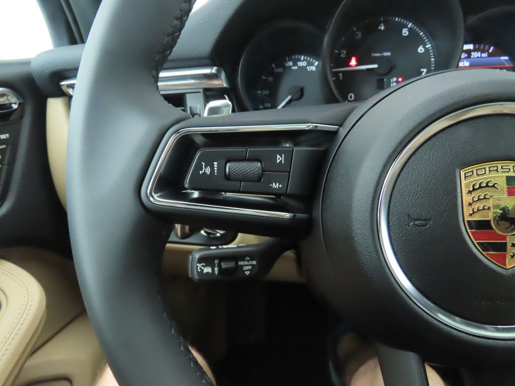 Thumbnail: 2025 Porsche Macan - 14