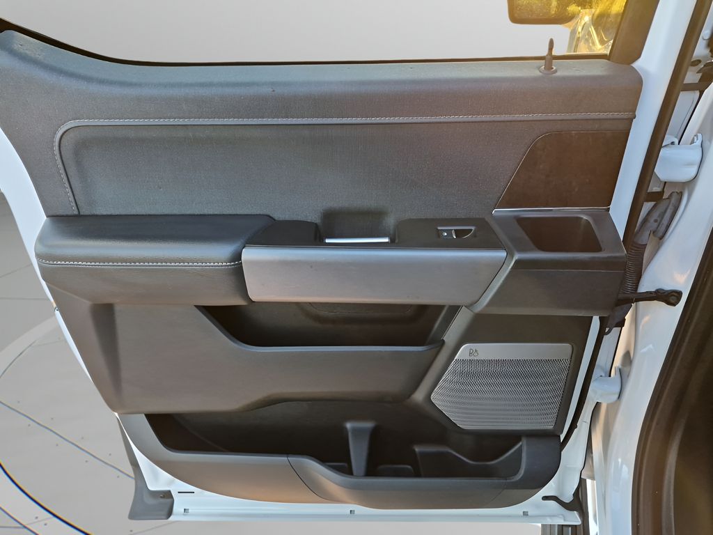 Used 2022 White Ford Lariat image 17