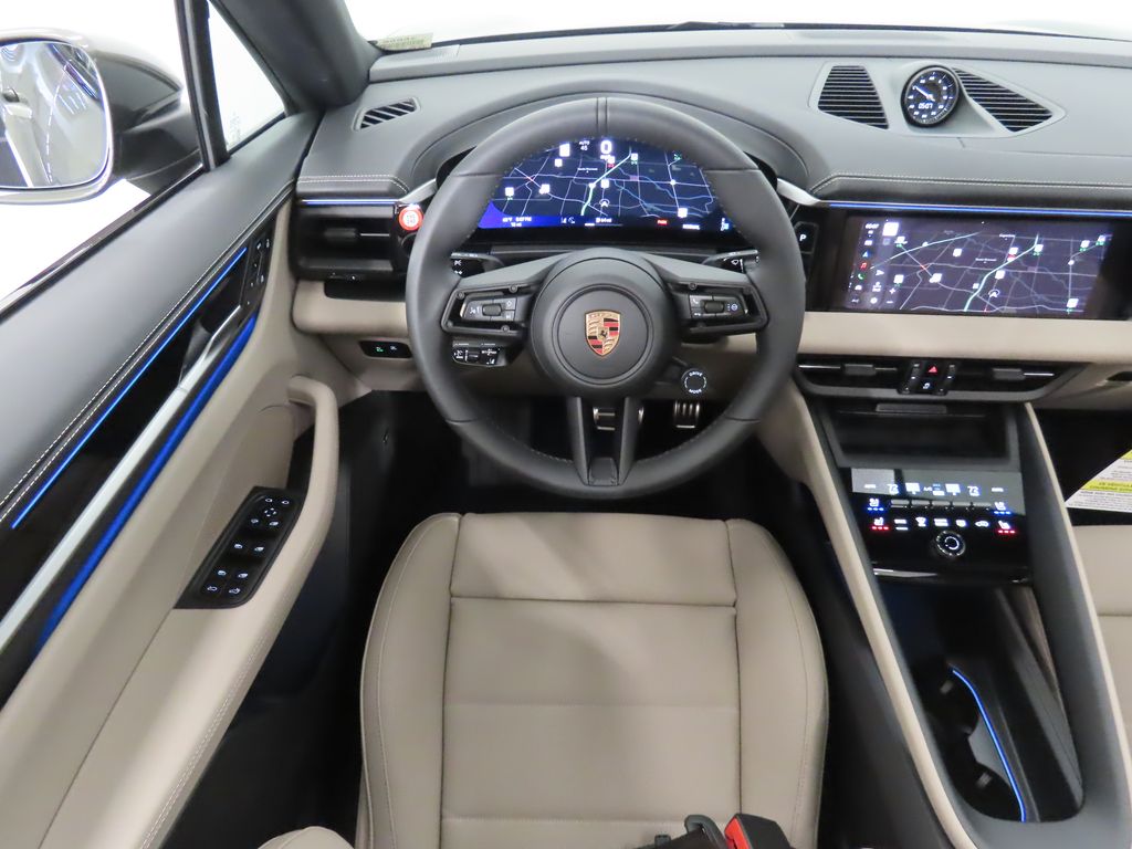 Thumbnail: 2025 Porsche Macan - 17