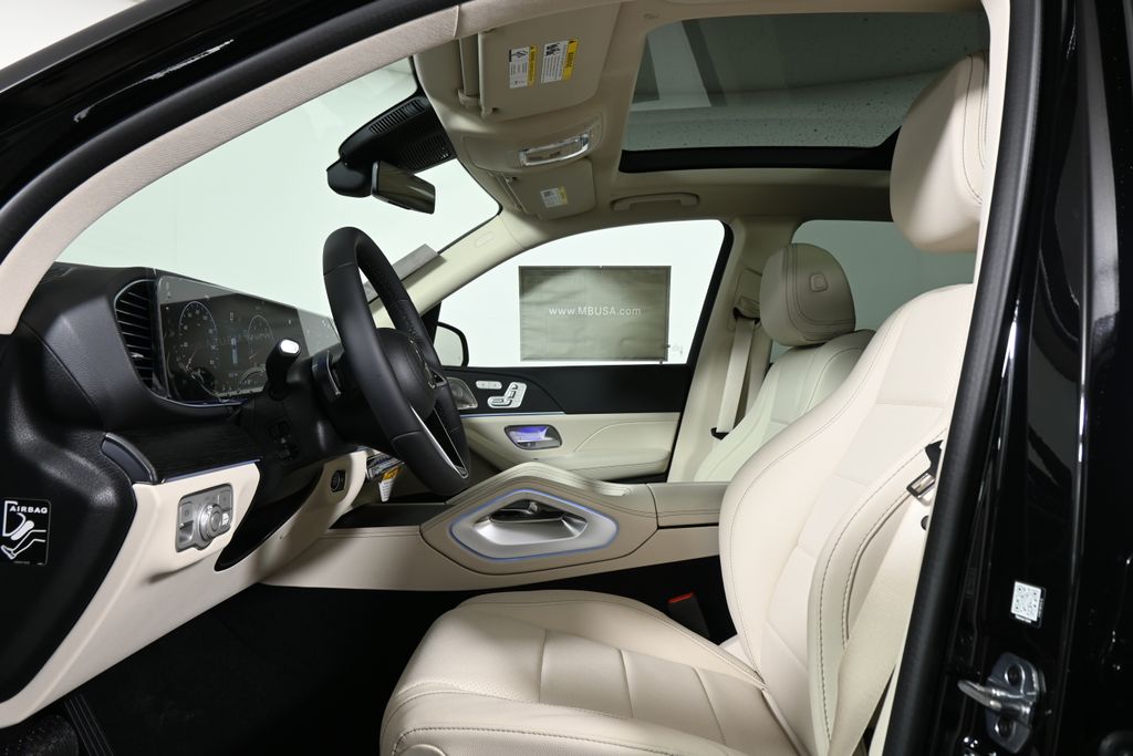 Thumbnail: 2026 Mercedes-Benz GLE - 3