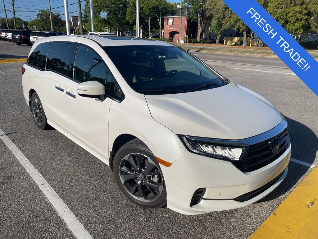 White 2024 Honda Odyssey Elite FWD Minivan Front-Wheel Drive Automatic