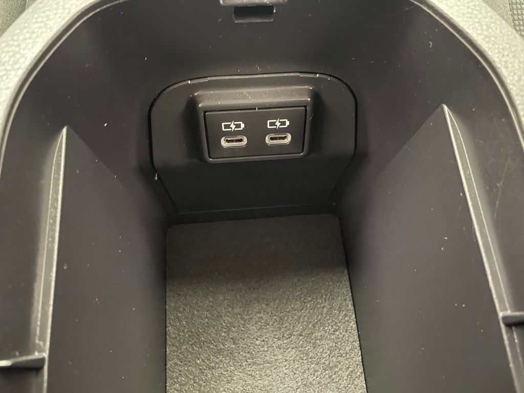 Thumbnail: 2023 Toyota RAV4 - 29