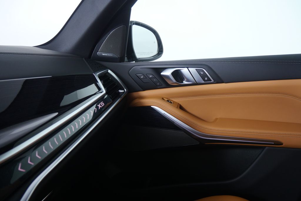 Thumbnail: 2026 BMW X5 - 24