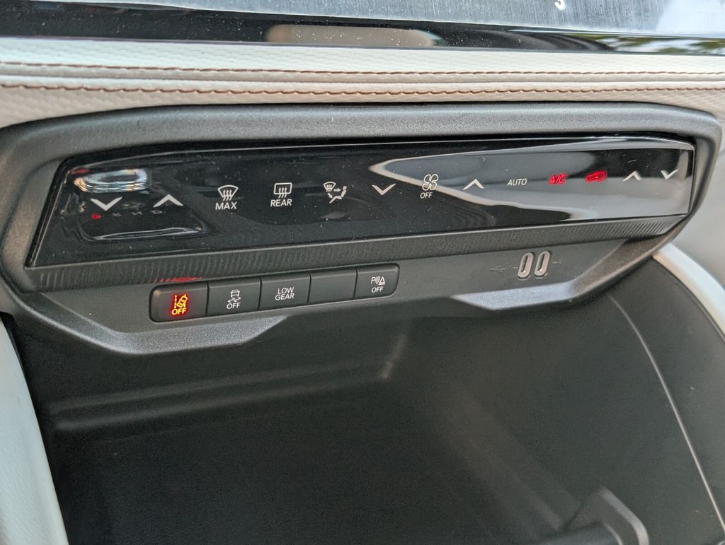 new 2026 Jeep Cherokee car, priced at $39,305