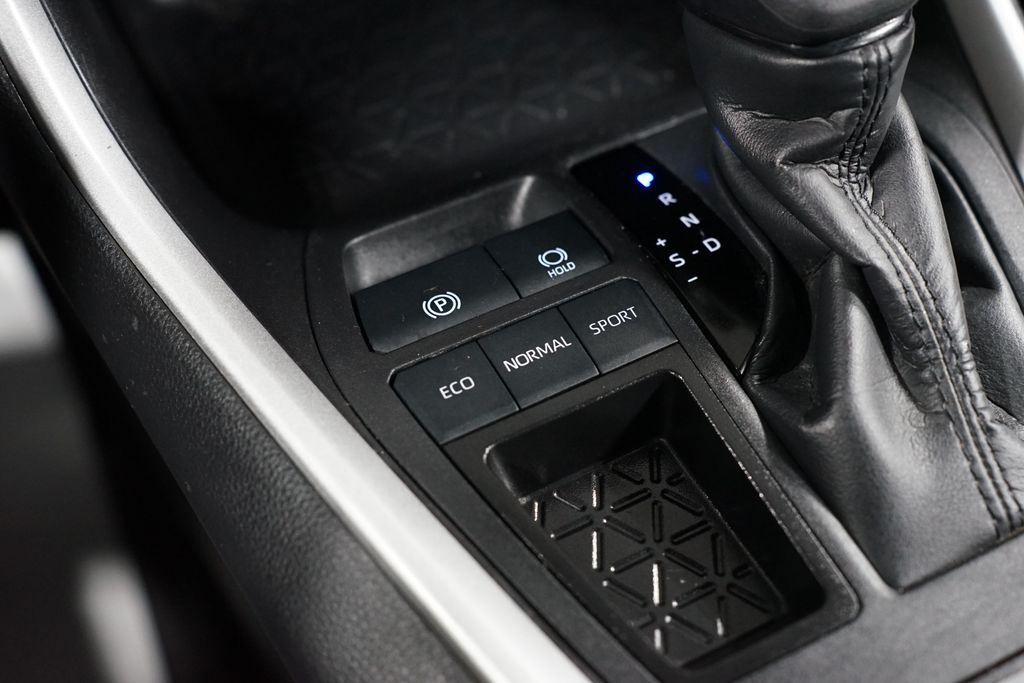 Thumbnail: 2025 Toyota RAV4 - 22