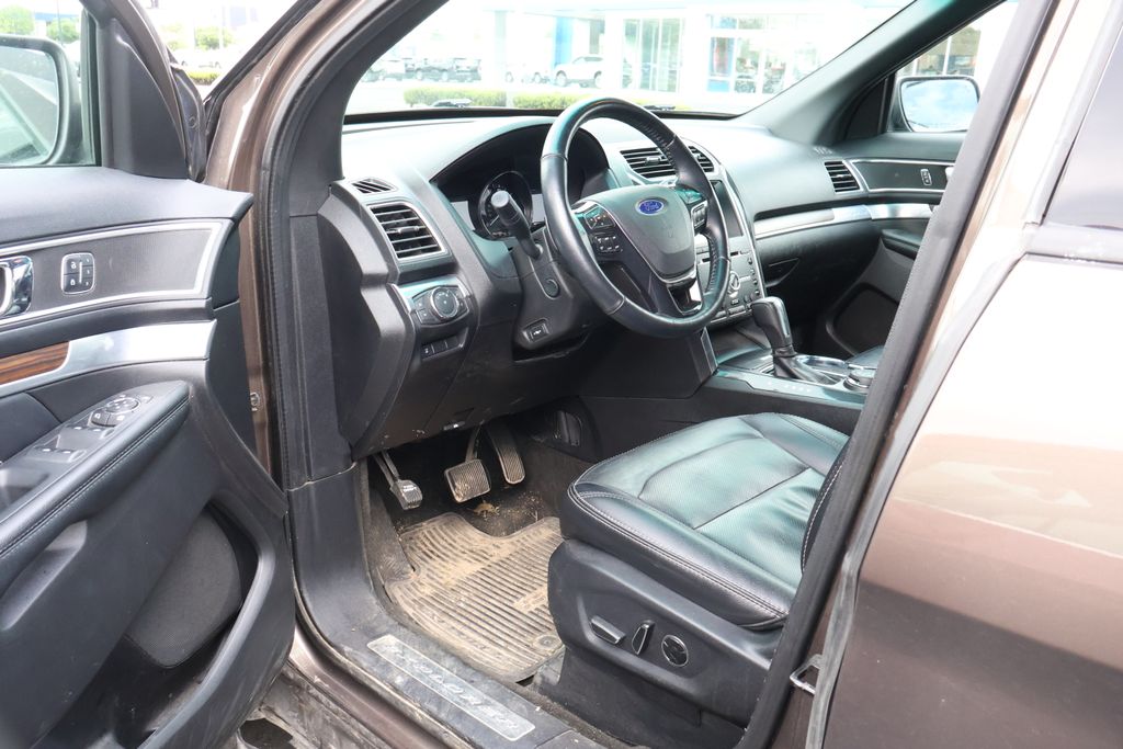 2016 Ford Explorer Limited 11
