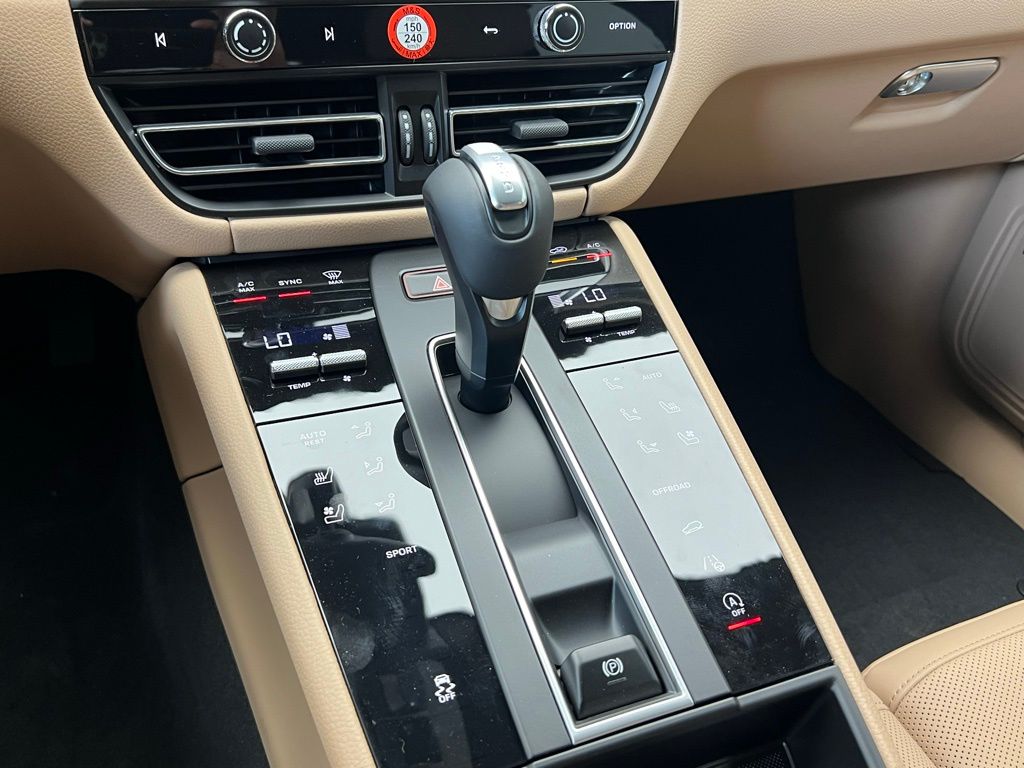 Thumbnail: 2025 Porsche Macan - 11