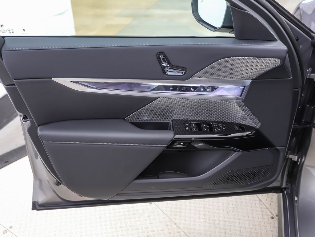 Thumbnail: 2026 BMW 7 Series - 9