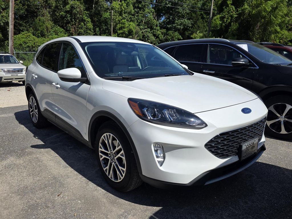 White Metallic 2022 Ford Escape SUV / Crossover Front-Wheel Drive 8-Speed Automatic
