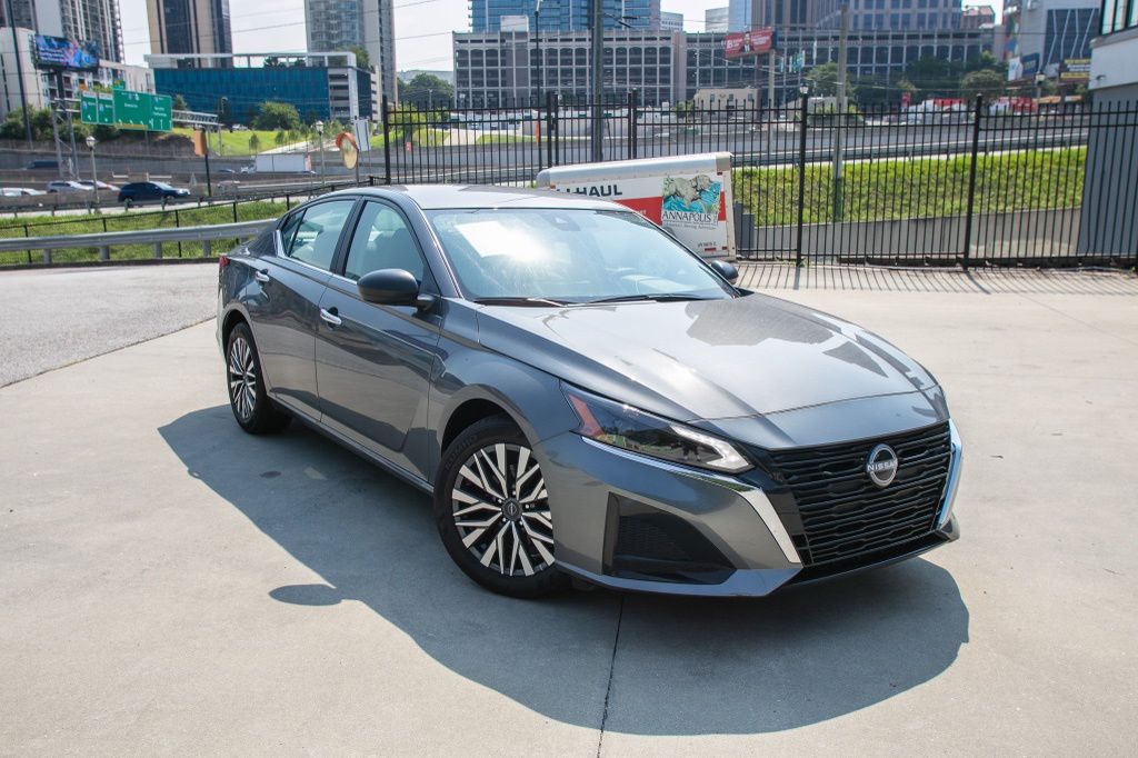 Gray (Gun Metallic) 2025 Nissan Altima Sedan Front-Wheel Drive Continuously Variable Transmission
