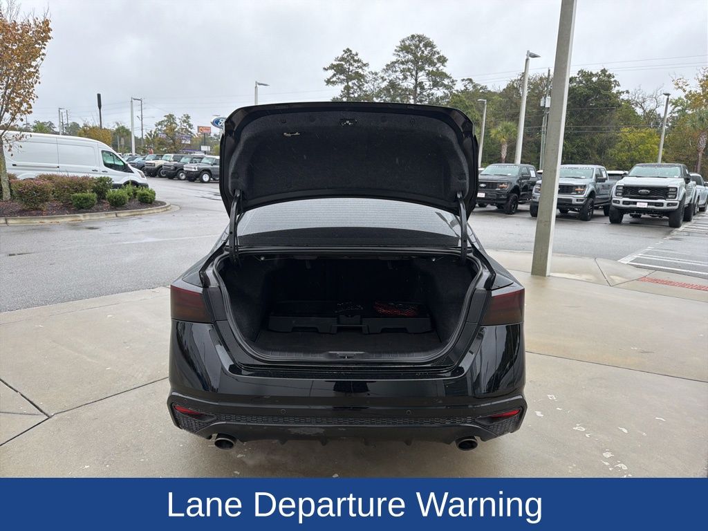 2024 Nissan Altima SR VC-Turbo FWD