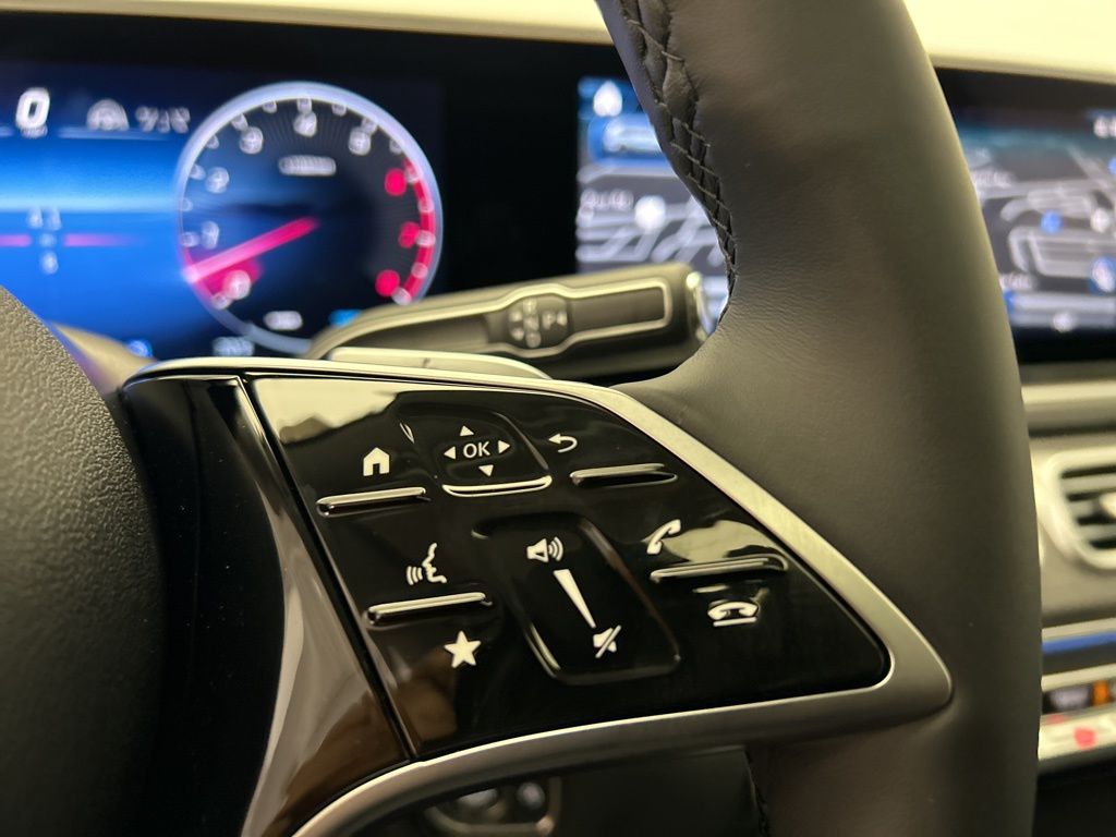 Thumbnail: 2026 Mercedes-Benz GLS - 15