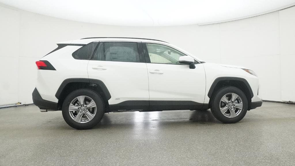 Thumbnail: 2025 Toyota RAV4 - 15