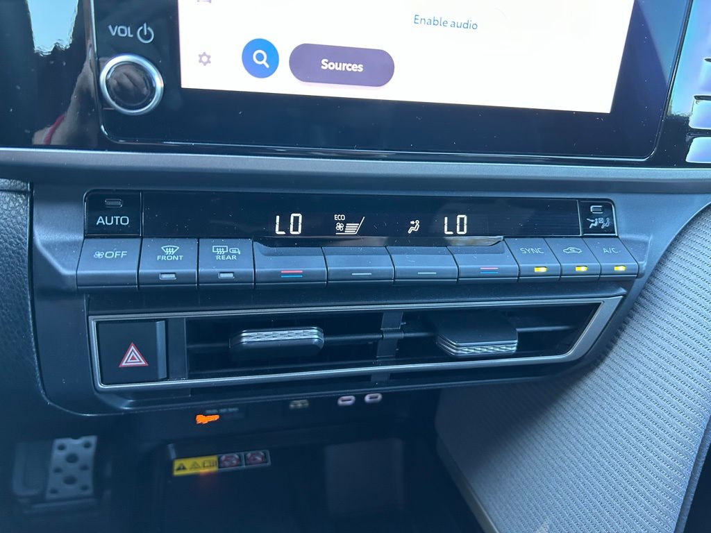 Thumbnail: 2025 Toyota Camry - 26