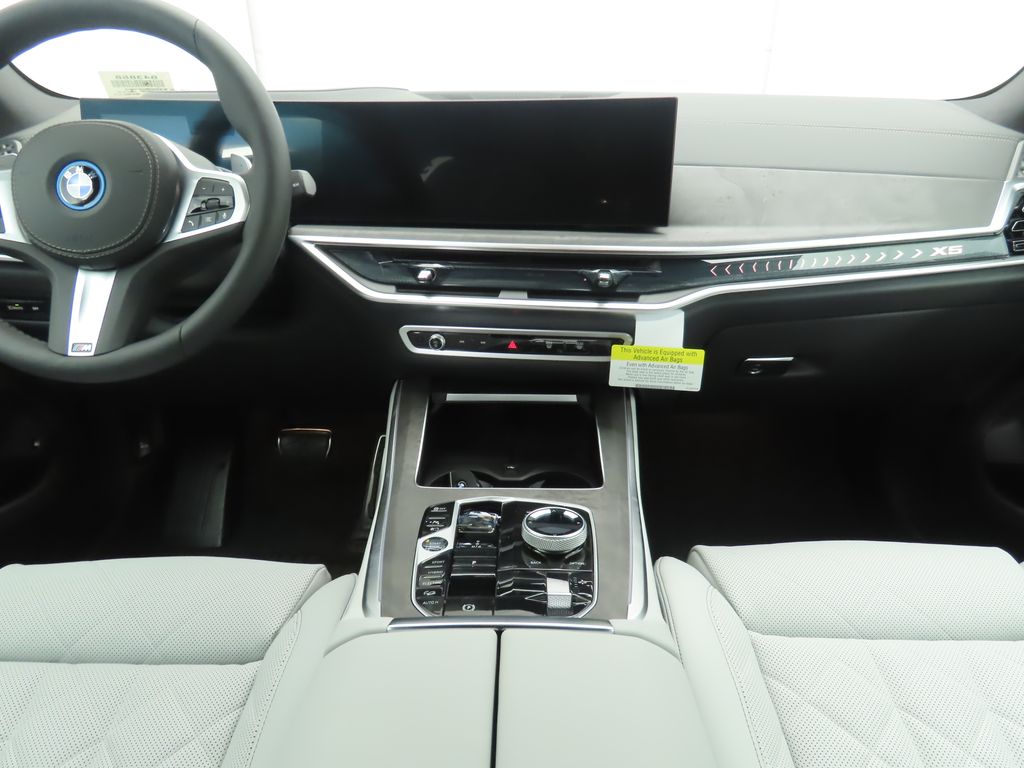 Thumbnail: 2026 BMW X5 - 13