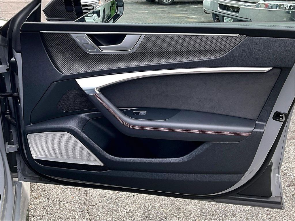 2023 Audi RS 7 — photo 12