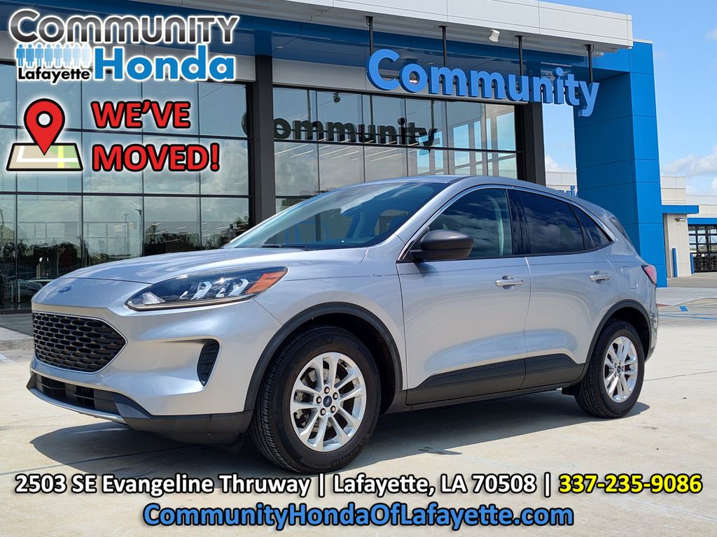  2022 Ford Escape SE FWD   