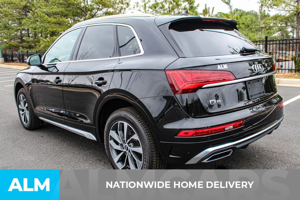 2022 Audi Q5 45 S line Prestige photo 3