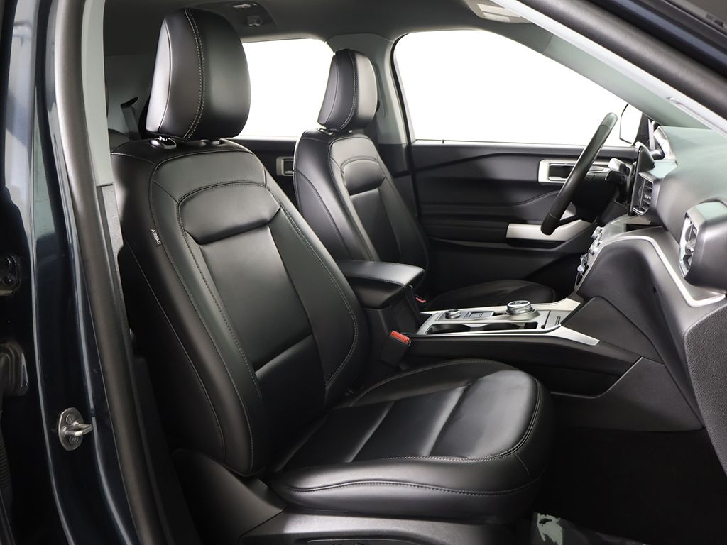 Used 2024 Blue Ford XLT image 29