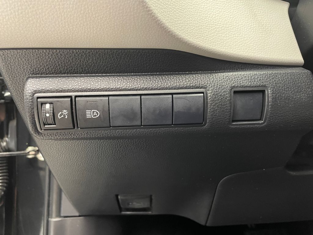 2020 Toyota Corolla LE 25