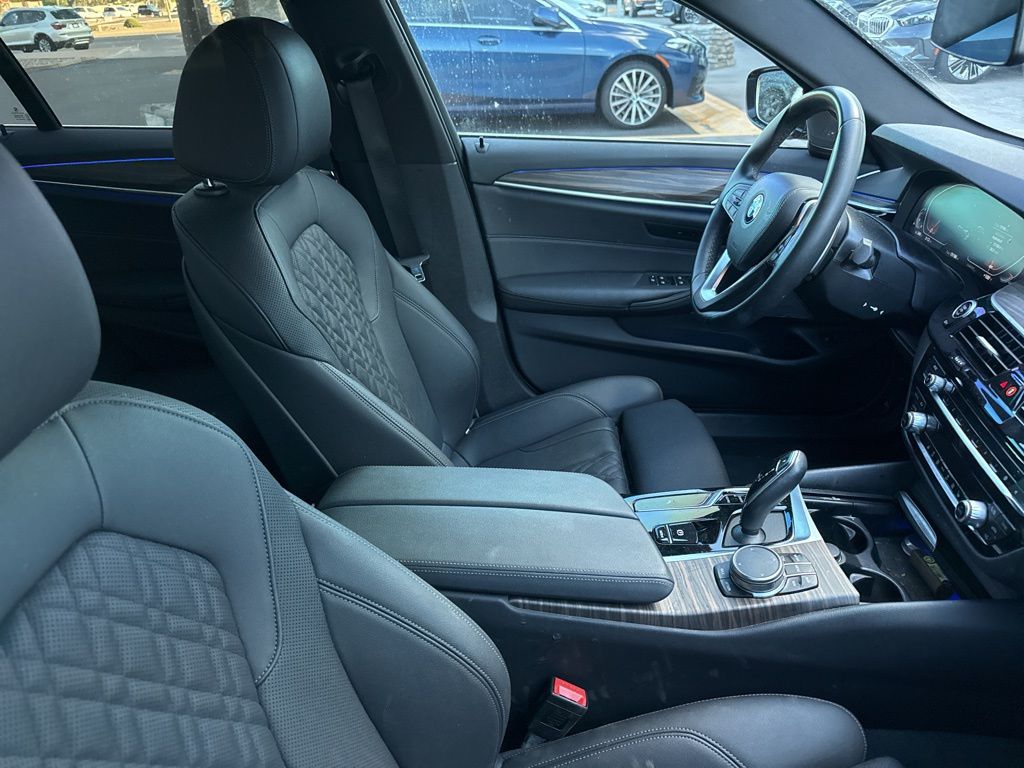 Thumbnail: 2023 BMW 5 Series - 4