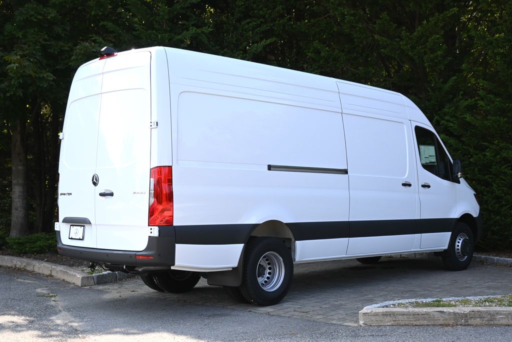 2025 Mercedes-Benz Sprinter 3500 7