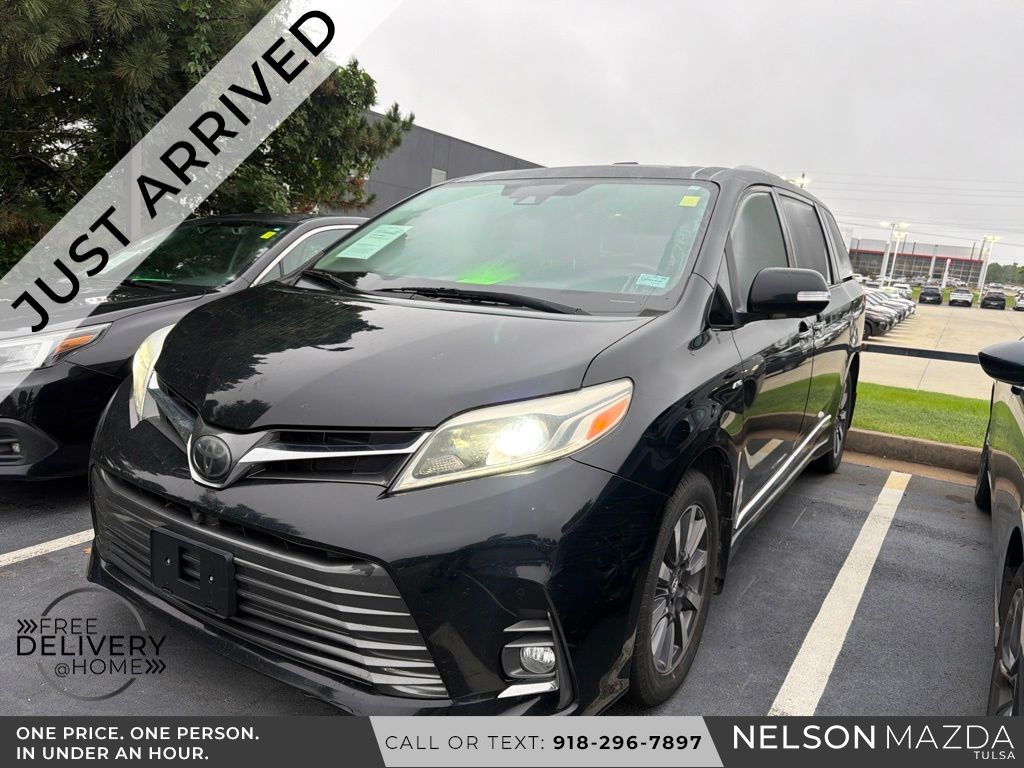 2020 Toyota Sienna Limited V6 AWD 7-Passenger's photo