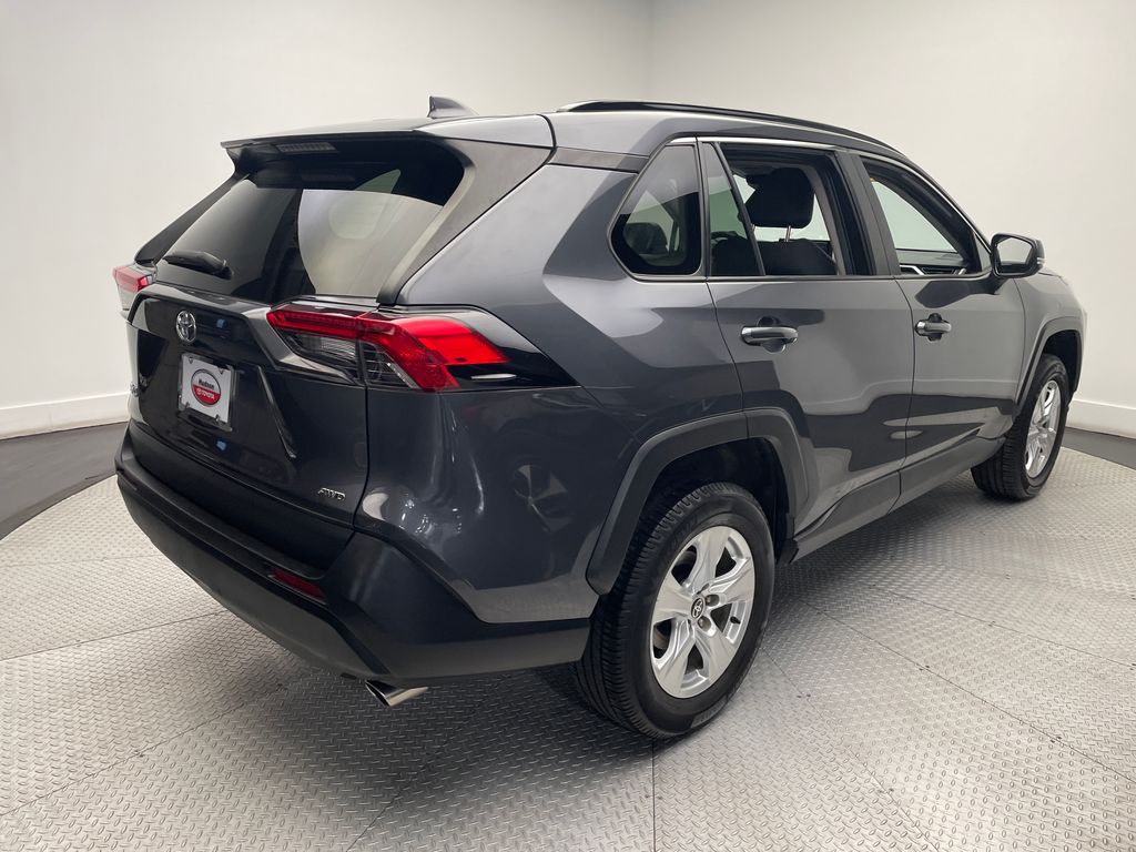 2021 Toyota RAV4 XLE 5