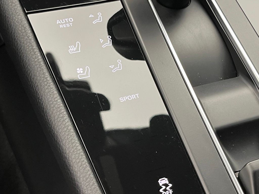 Thumbnail: 2023 Porsche Macan - 19