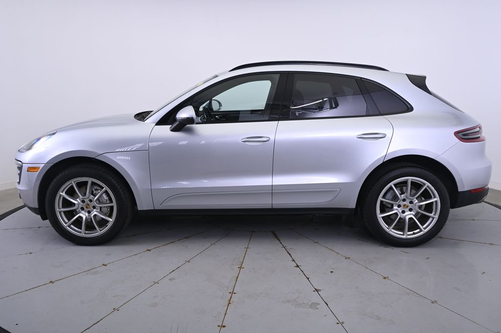 Thumbnail: 2018 Porsche Macan - 2
