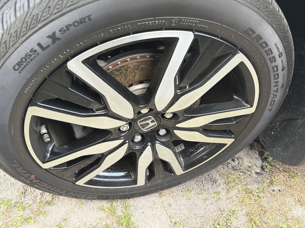 used 2022 Honda Pilot car, priced at $33,992