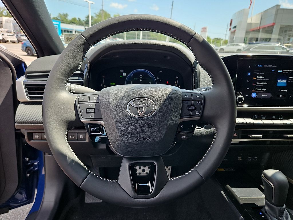 Thumbnail: 2025 Toyota Camry - 18