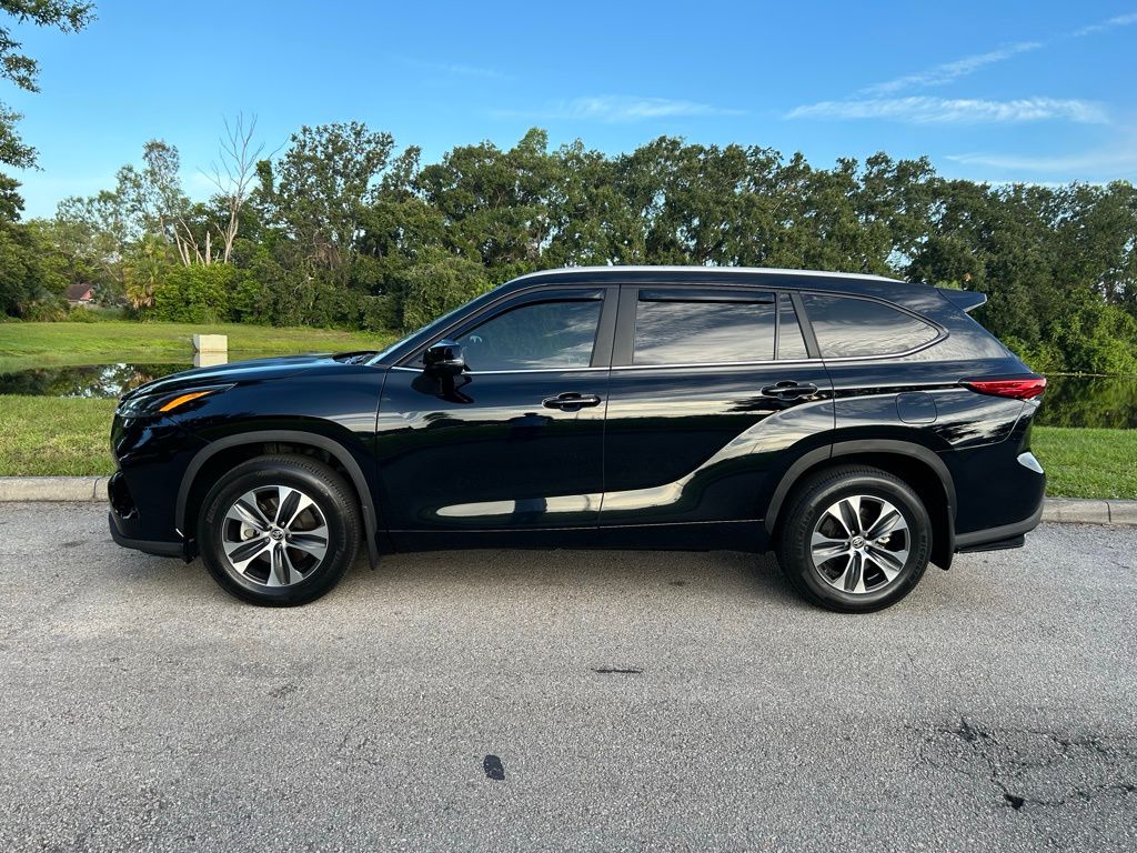 Thumbnail: 2023 Toyota Highlander - 2