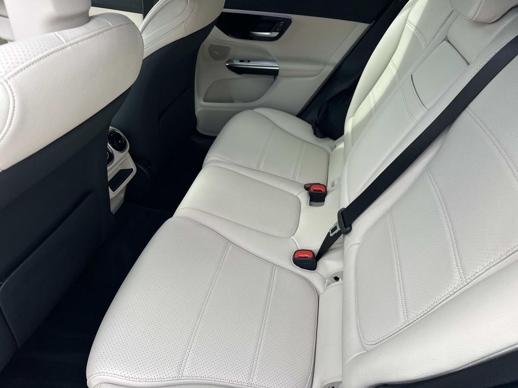 Thumbnail: 2023 Mercedes-Benz GLC - 26