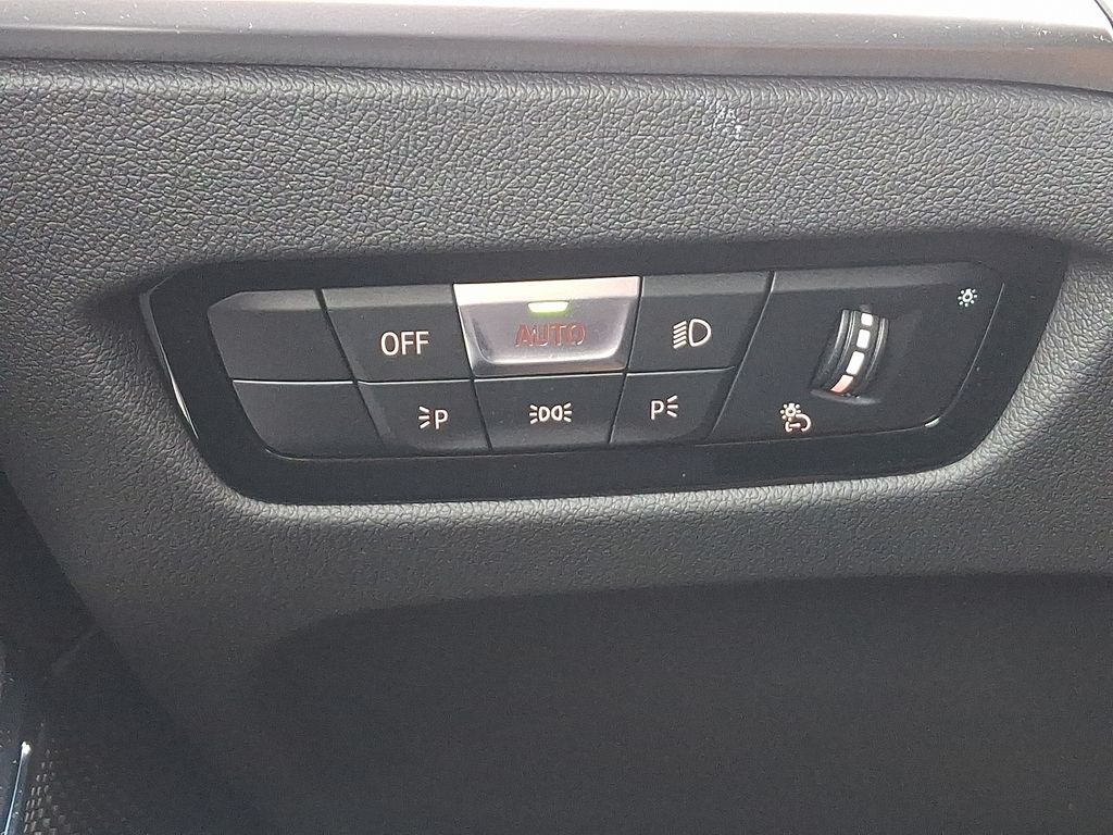 Thumbnail: 2025 BMW 3 Series - 24